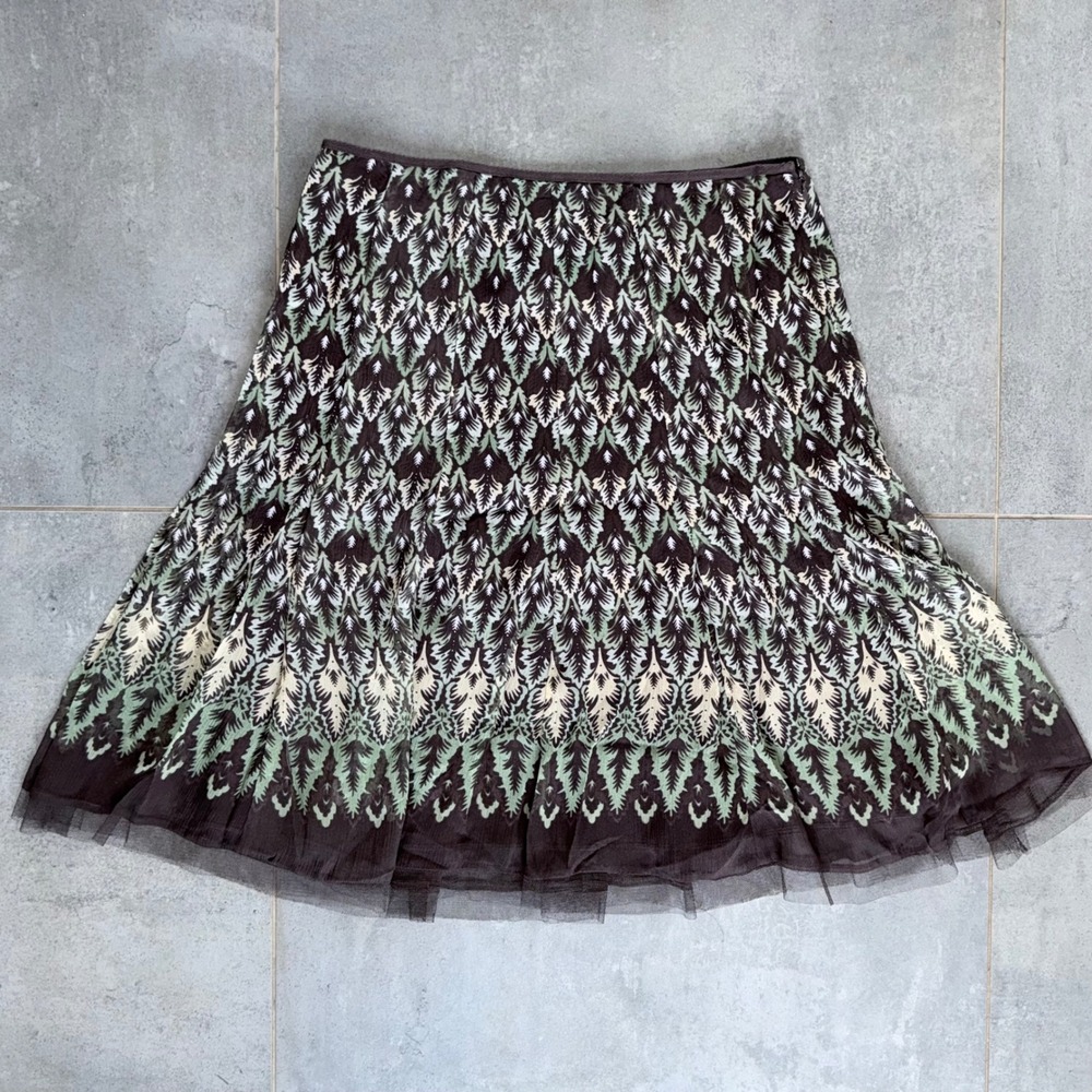 Tahari T 100% Silk Ikat Print A-Line Skirt - Size 10 - Tulle‎ Hem